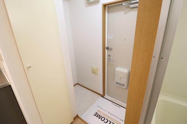 パセオおゆみ野（102） 玄関