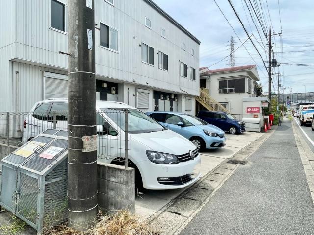 ファーストダウン（202） 駐車場