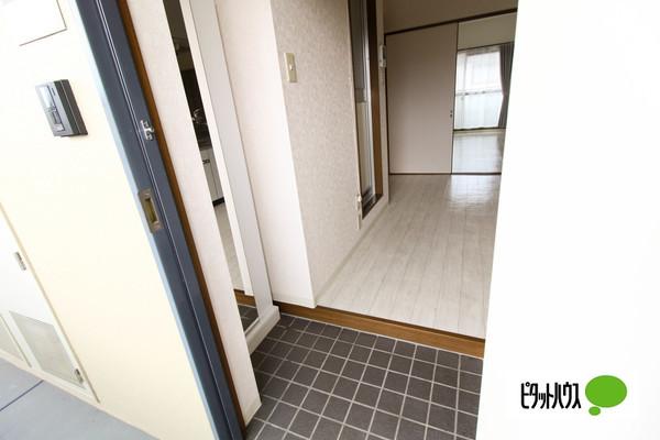 グリーンリーフ（207） 玄関