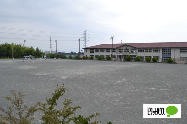 富士市立青葉台小学校：921m
