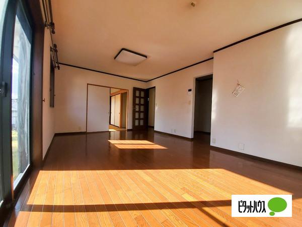 大渕(若松町)一戸建 リビング