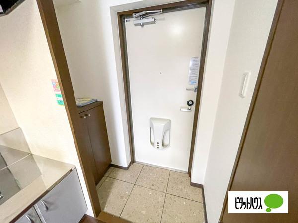 メゾンかりがね（205） 玄関
