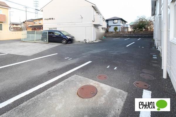 ヴェルデ峰畑A（201） 駐車場
