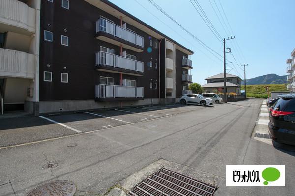 コーポハイブリッジ（101） 駐車場