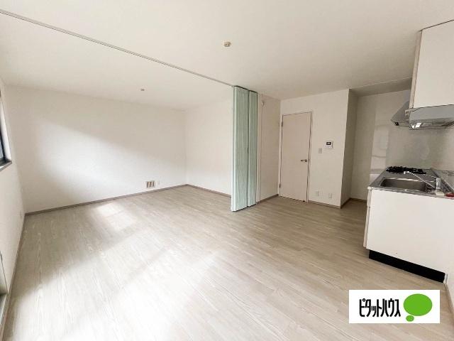 西添町戸建（C） リビング
