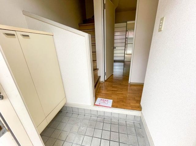 アピタエンドウB（3） 玄関
