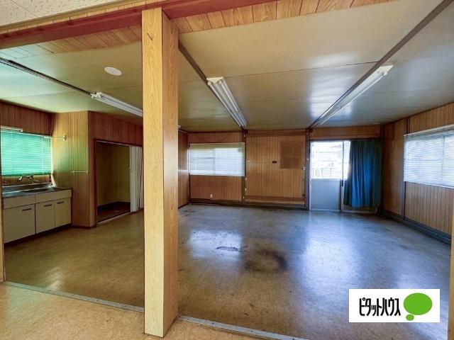 八代町貸事務所 室内