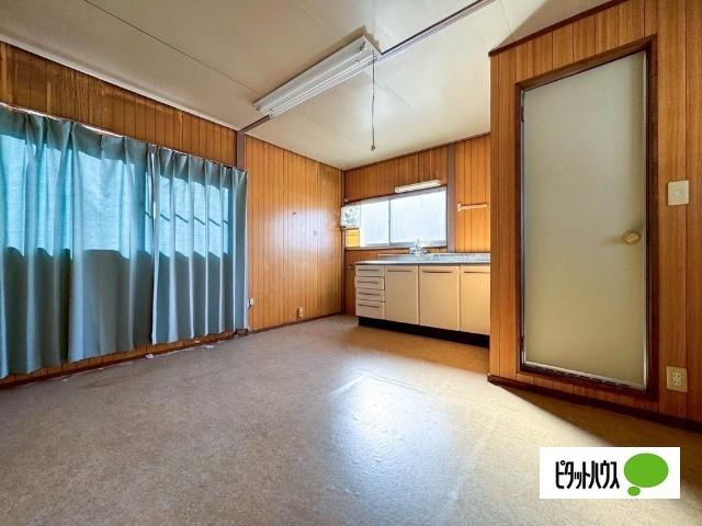 八代町貸事務所 室内