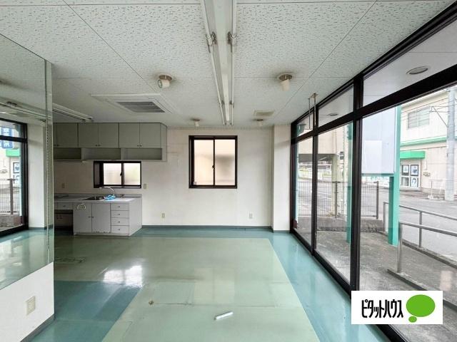 中央町1丁目テナント 室内