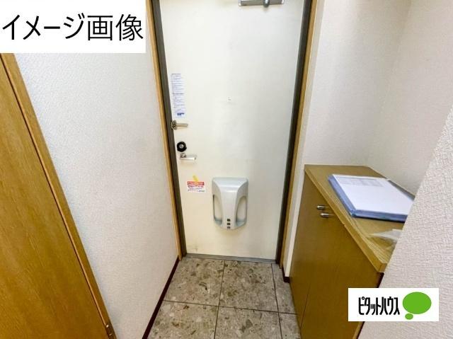 ウィルロイヤル（303） 玄関
