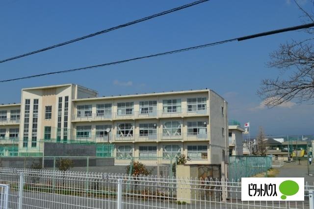 富士市立吉原第一中学校：555m