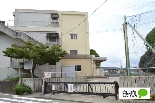 富士宮市立黒田小学校：1253m
