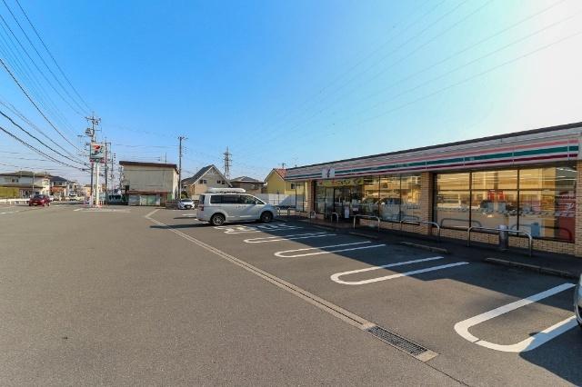 セブンイレブン富士宮三園平店：85m