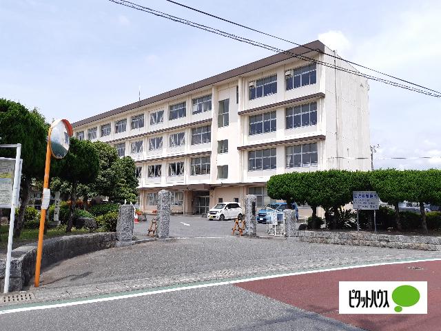 富士宮市立富士宮第四中学校：387m