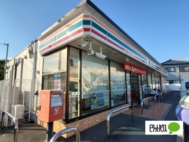 セブンイレブン富士市四ツ家店：519m
