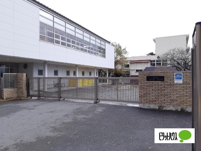 富士市立富士川第一中学校：1037m