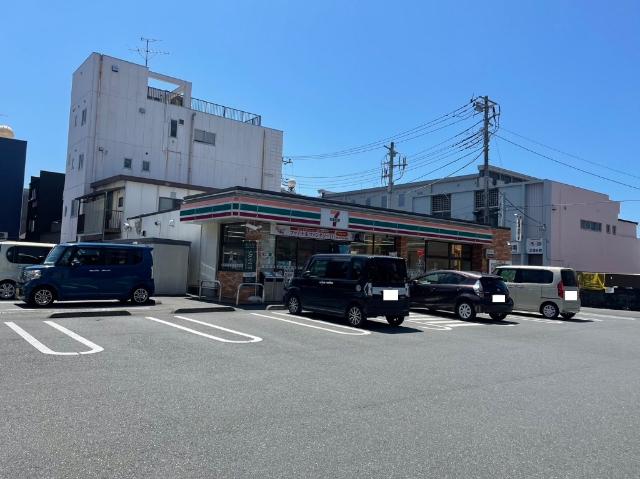 セブンイレブン富士市御幸町店：358m