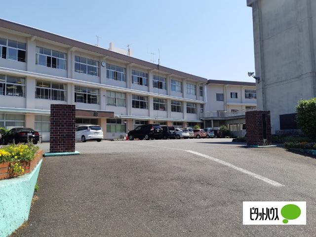 富士宮市立富士根南中学校：2052m