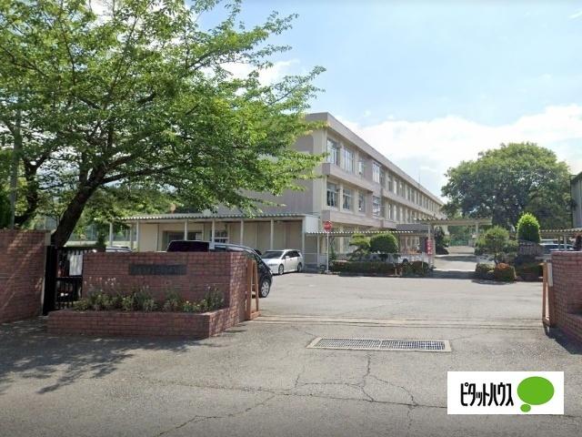 富士宮市立富士見小学校：953m