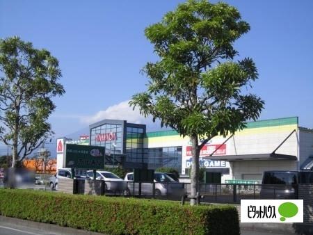 ヤマダデンキテックランド富士店：926m
