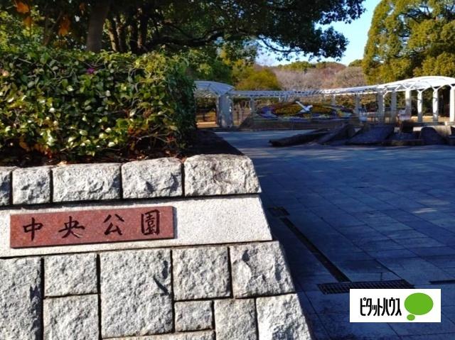 中央公園：851m
