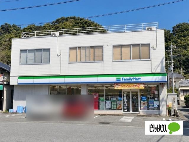ファミリーマート蒲原本町店：670m
