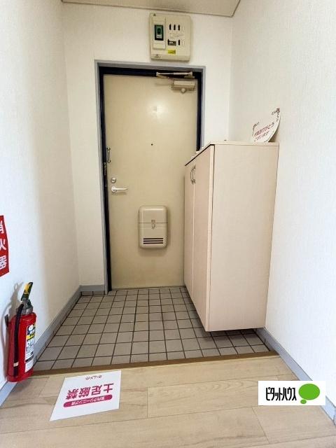 サンシャイン石敷 玄関