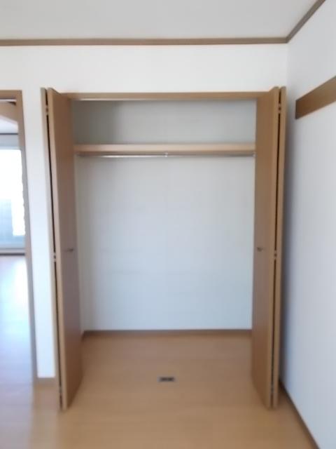 サンライズガ−デン（203） 収納