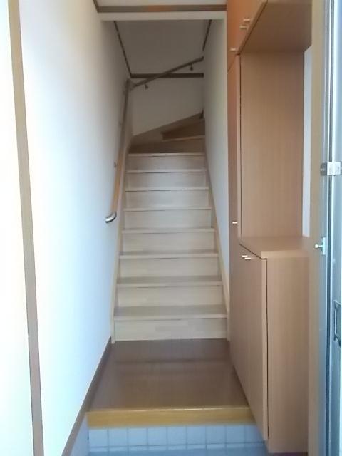 サンライズガ−デン（203） 玄関
