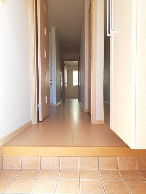 グロリアスコンフォート（101） 玄関