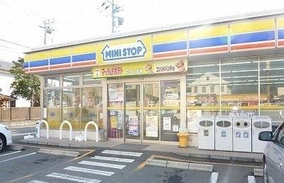 ミニストップ沼津千本街道店：900m