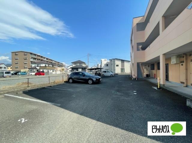 エトワール横割 駐車場