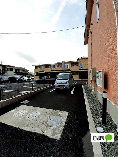 オリーブ弐番館（201） 駐車場