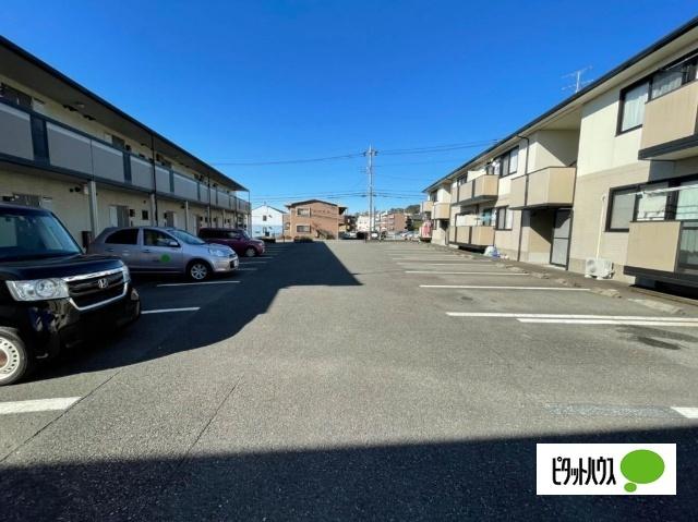 ファミールハイムＣ（105） 駐車場