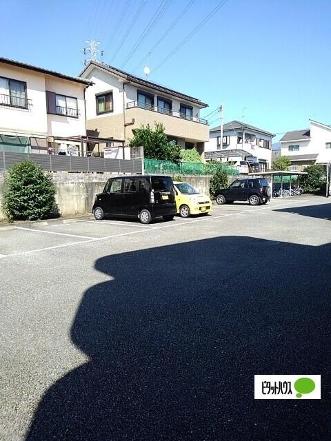 クレイドル（301） 駐車場