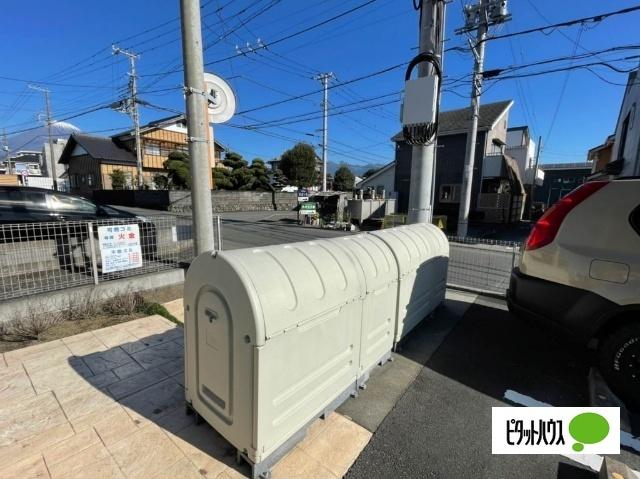 ポルトボヌール　A（102） 共有部分