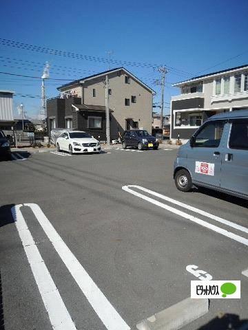 ハートコート・西林田（203） 駐車場