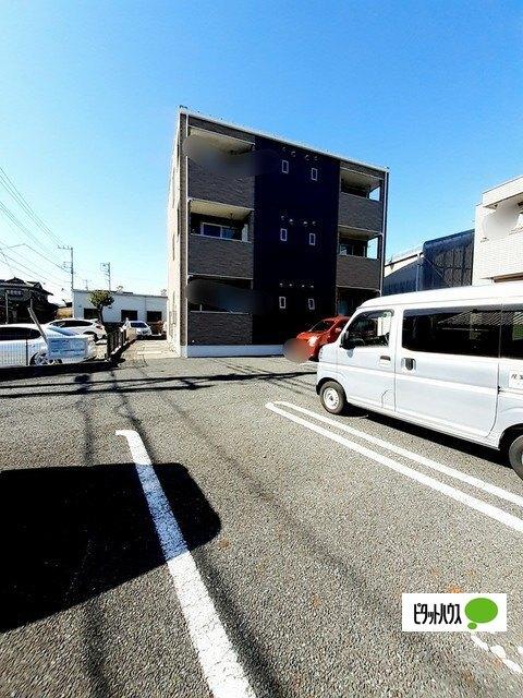 カミヤ（302） 駐車場