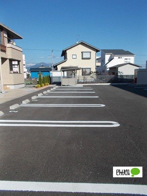 グラン　フリーデ（202） 駐車場