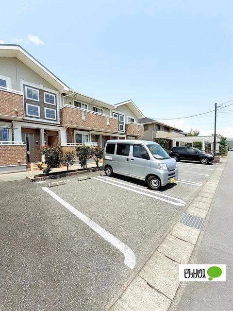 カーサ　フィオーレ（203） 駐車場