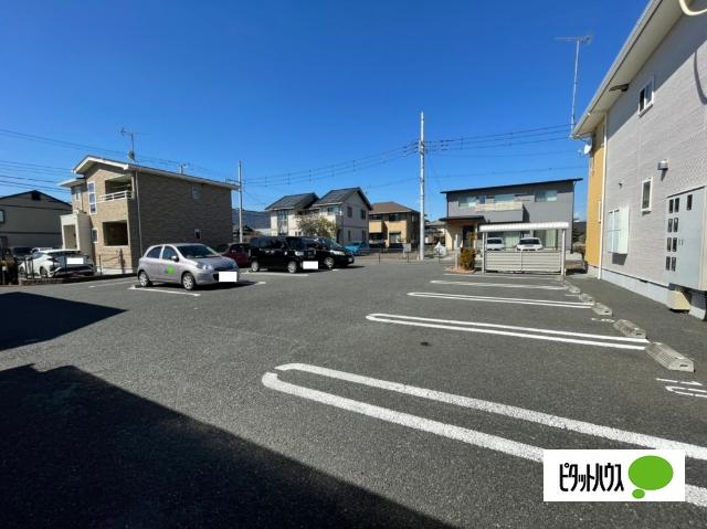 カレントＣ（203） 駐車場