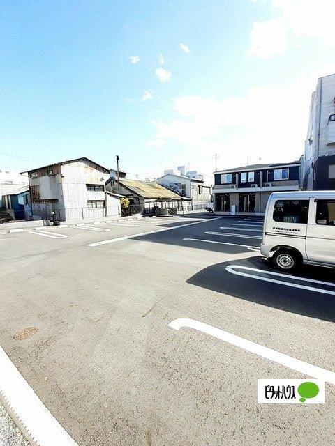 コスモフィオーレⅢ　Ｂ（205） 駐車場