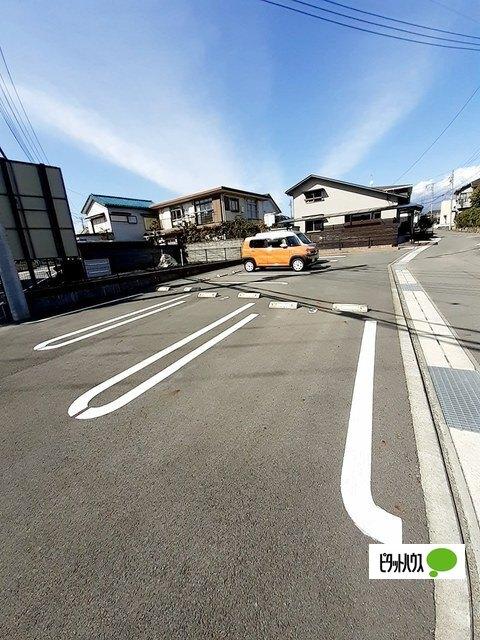 ウェルフェア（105） 駐車場
