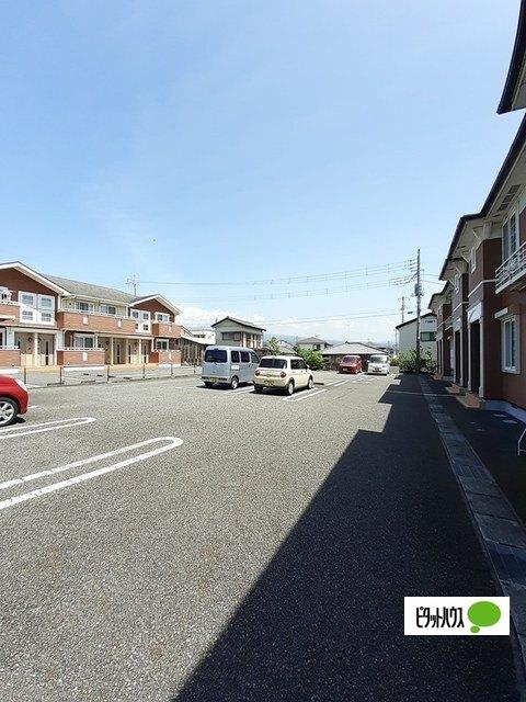 リバーサイドＡ（203） 駐車場