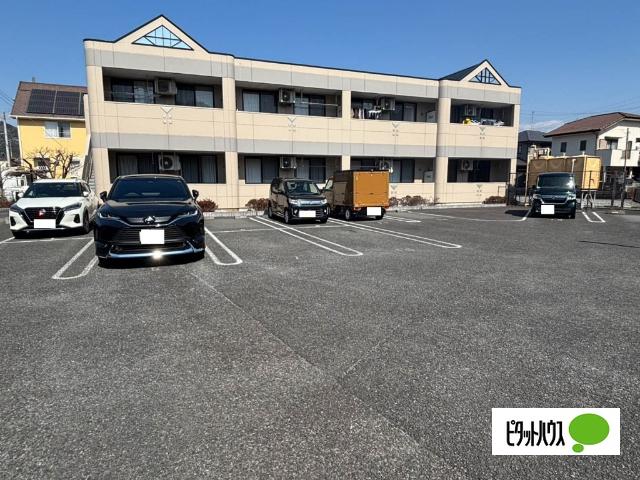 アドラブールＦ 駐車場