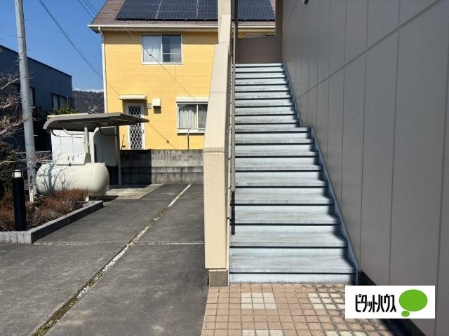 アドラブールＦ ロビー