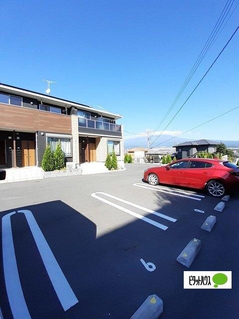 ビュークレスト（103） 駐車場