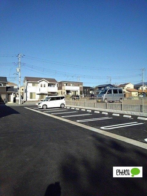 マウントオータムⅡ（106） 駐車場