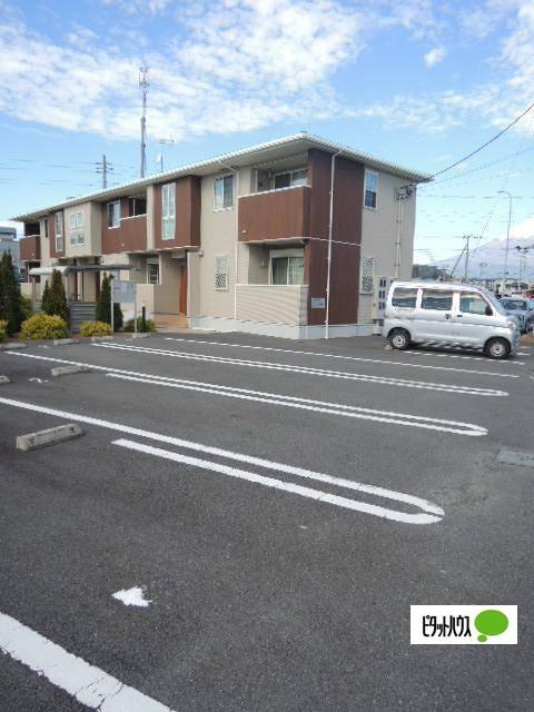 ステラ柳之内（103） 駐車場
