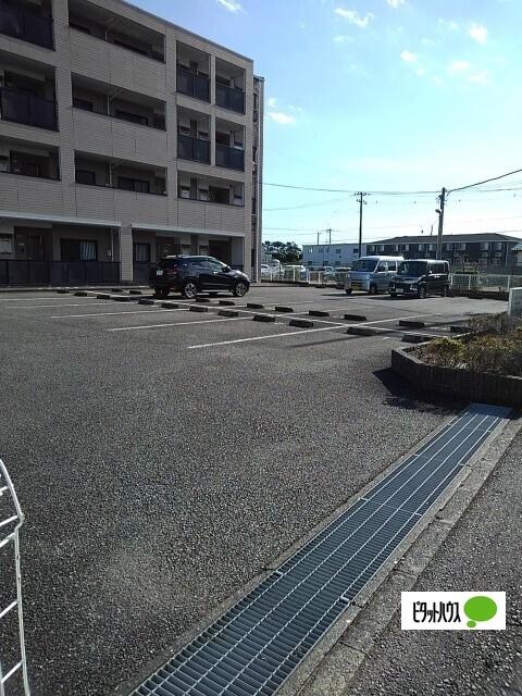 ベルラン８８（401） 駐車場
